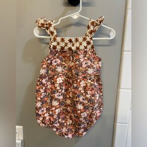 Cat & Jack Patterned Bubble Onsie / Size 18m / EUC